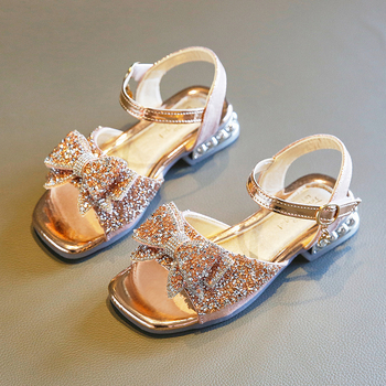 Sandale pentru fetițe cu toc înalt, funda și ornamente din cristale, design respirabil, partea superioară decupată, talpă din cauciuc natural, vopsire manuală
