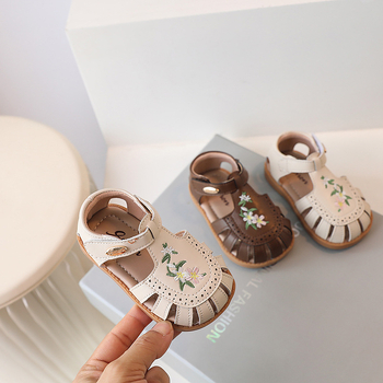 Sandale prințesă pentru fetițe, model floral, partea superioară din piele Ultrafilm, închidere Velcro, talpă din cauciuc