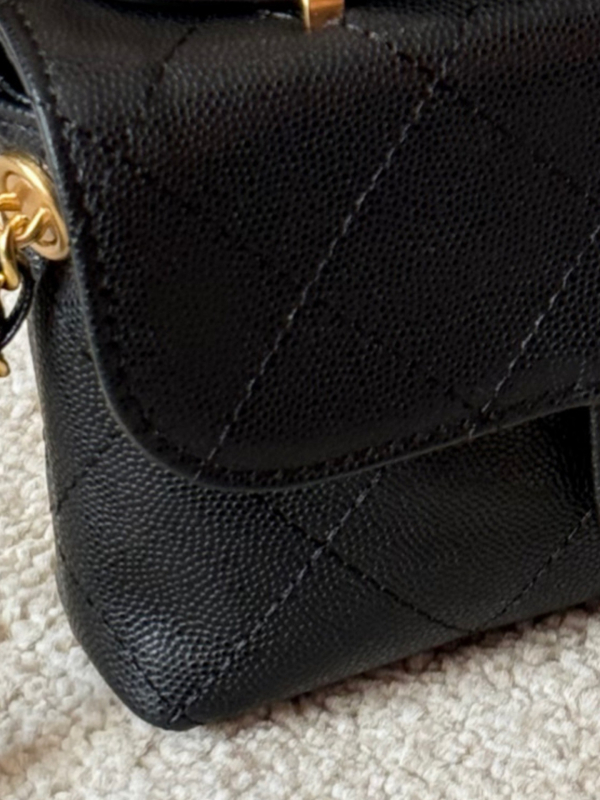 Geantă din piele de vacă cu quilt — geantă de umăr în stil urban minimalist, închidere cu capac, buzunar intern cu fermoar, curea simplă