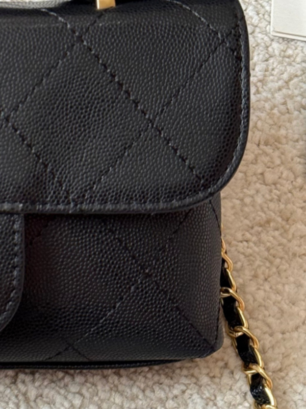 Geantă din piele de vacă cu quilt — geantă de umăr în stil urban minimalist, închidere cu capac, buzunar intern cu fermoar, curea simplă