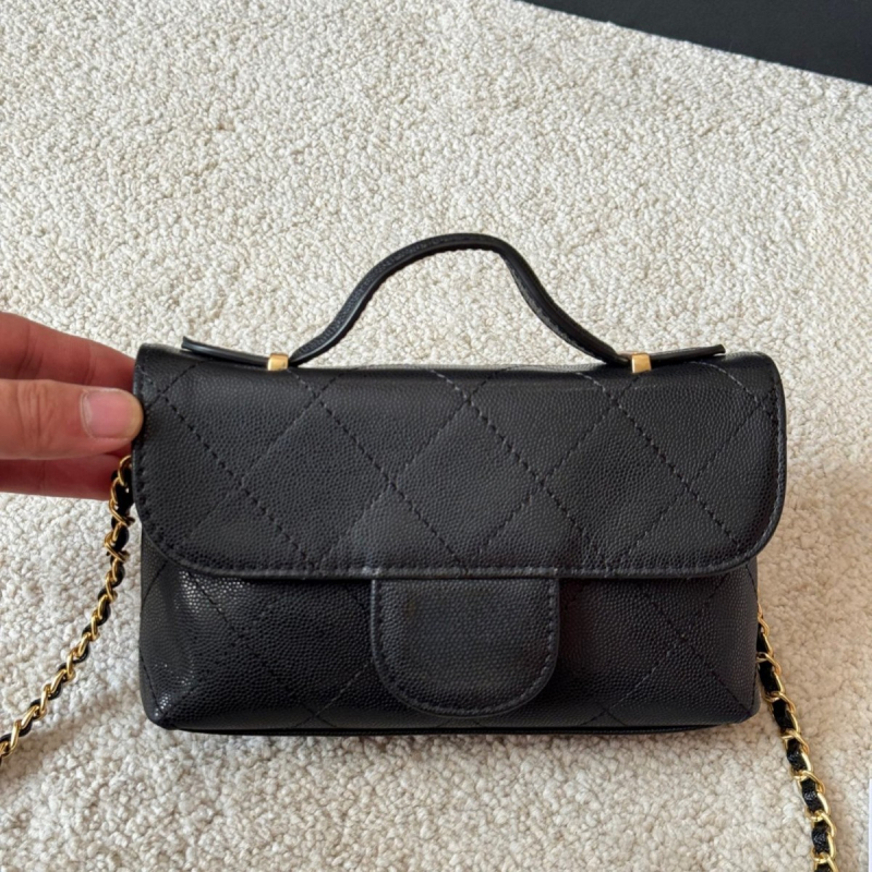 Geantă din piele de vacă cu quilt — geantă de umăr în stil urban minimalist, închidere cu capac, buzunar intern cu fermoar, curea simplă