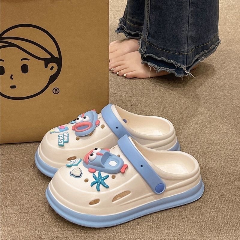 Női Crocs-stílusú papucs Cartoon dizájnnal, Baotou stílus a mindennapi pihenéshez, PVC felsőrész és talp, 3–5 cm talpmagasság, nyár 2025 megjelenés