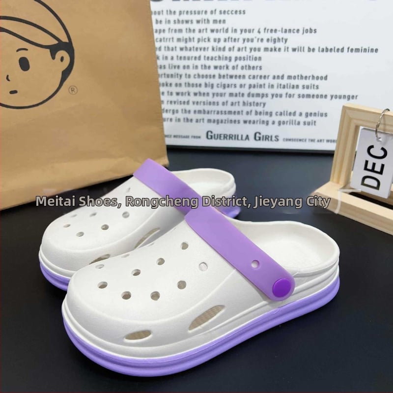 Női Crocs-stílusú papucs Cartoon dizájnnal, Baotou stílus a mindennapi pihenéshez, PVC felsőrész és talp, 3–5 cm talpmagasság, nyár 2025 megjelenés