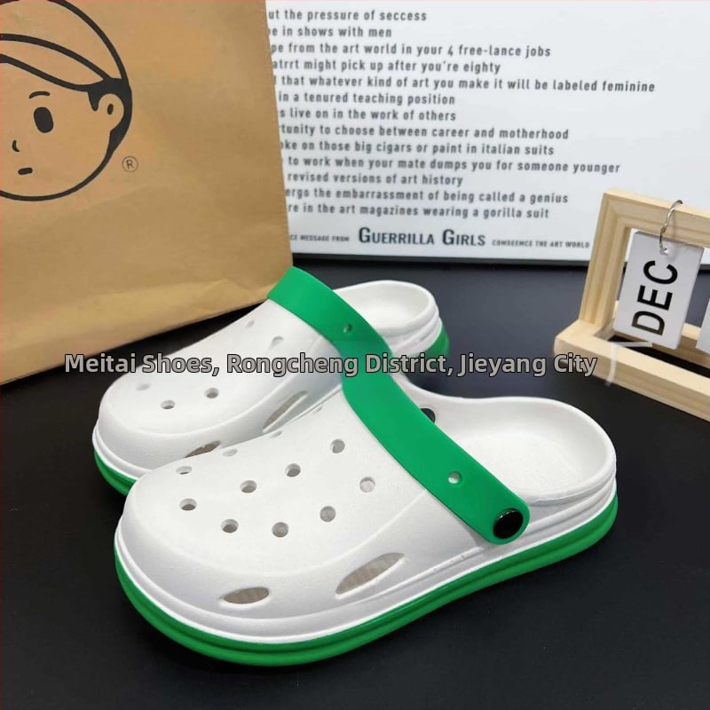 Női Crocs-stílusú papucs Cartoon dizájnnal, Baotou stílus a mindennapi pihenéshez, PVC felsőrész és talp, 3–5 cm talpmagasság, nyár 2025 megjelenés