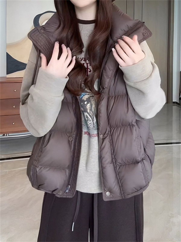 Vesta fără mâneci cu guler înalt, fermoar, umplutură din bumbac, material poliester, lungime standard