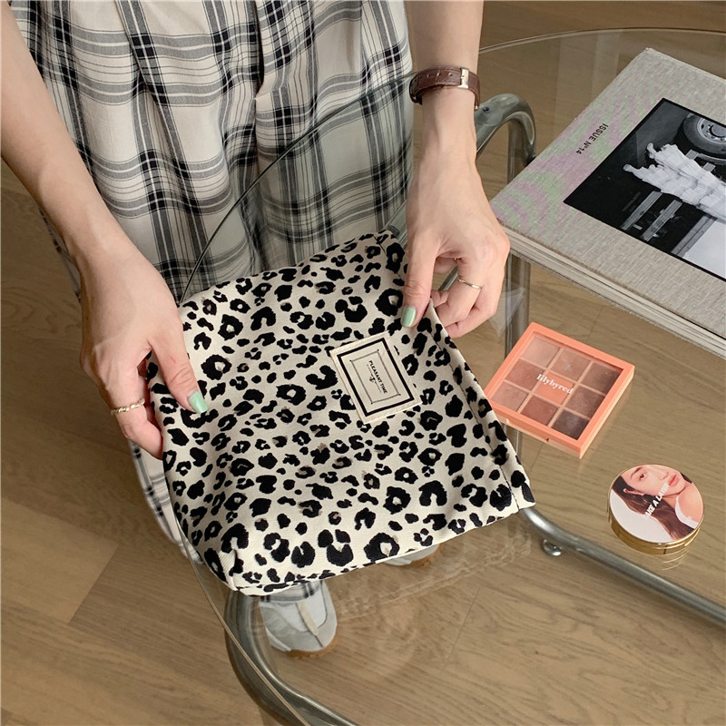 Τσαντάκι μακιγιάζ και μίνι τσάντα, καμβάς, μικρό τετράγωνο σχήμα, φερμουάρ, εσωτερικές θήκες για τηλέφωνο και έγγραφα, ευρωαμερικανικό ρετρό στυλ