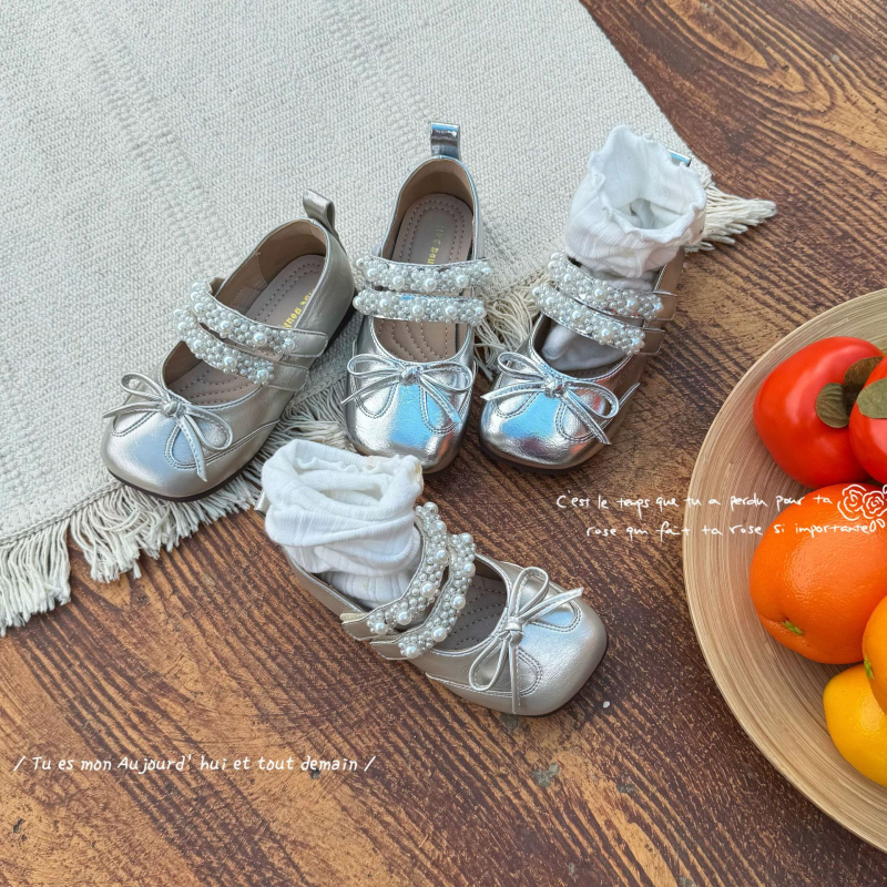 Детски обувки Мери Джейн за момичета – квадратен нос, велкро каишка, перлена украса, мека каучукова подметка, нисък връх