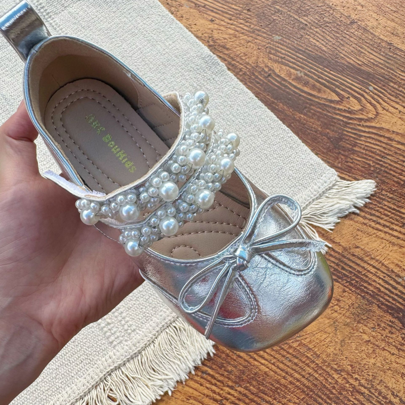 Детски обувки Мери Джейн за момичета – квадратен нос, велкро каишка, перлена украса, мека каучукова подметка, нисък връх