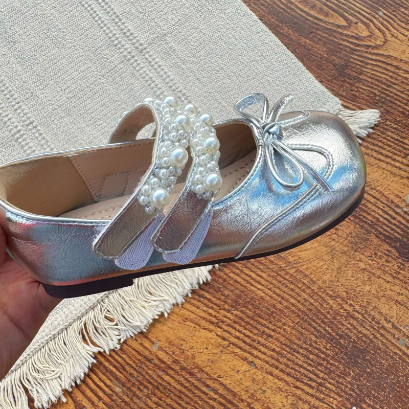 Детски обувки Мери Джейн за момичета – квадратен нос, велкро каишка, перлена украса, мека каучукова подметка, нисък връх