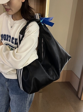 Urban minimalist Tote torba sa zatvaračem, PU podstava, džep za telefon, vanjski džep, jedan remen