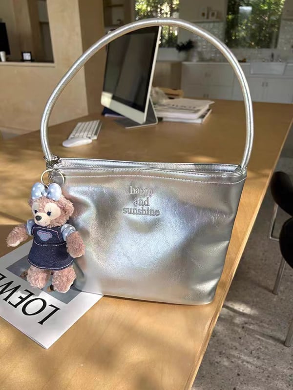 Τσάντα bucket με κέντημα από PU, συμπαγής αστικός σχεδιασμός, με μια ιμάνκα, μαλακό εσωτερικό και θήκη για κινητό, μαγνητικό κλείσιμο