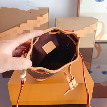 Bucket torba od kože prvog sloja goveda, unisex stil, zatvaranje šnurovanjem, bucket oblik, poliester podstava