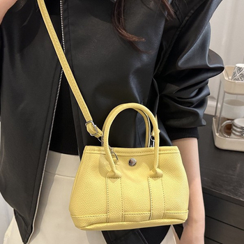 Τσάντα τύπου κουβά με μαγνητικό κούμπωμα, υλικό ultrafiber, επένδυση πολυεστέρα, εσωτερικός θήκη εγγράφων, street-trend στυλ