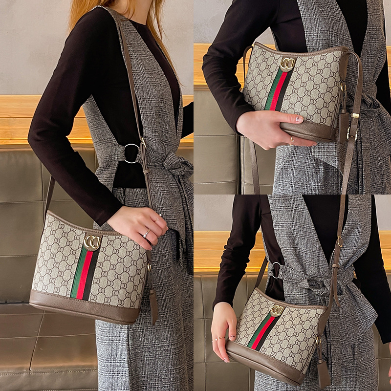 PU materijala bucket torba – bucket stil – ljeto 2024 sezona – za svakodnevne kombinacije