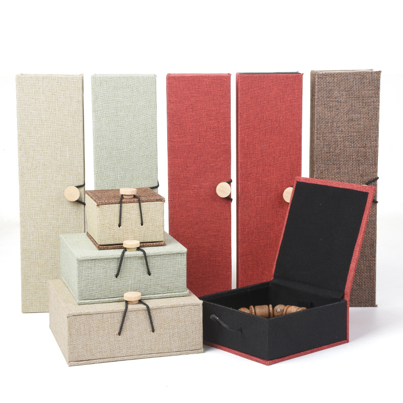 Ξύλινο κουτί αποθήκευσης κοσμημάτων από λινό ύφασμα με αγκράφα, για βραχιόλια, κολιέ και μενταγιόν