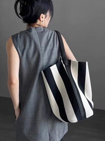 Τσάντα-κούβα από καμβά με ρίγες (Αστικό μινιμαλιστικό στυλ, καμβάς, κάθετο ορθογώνιο σχήμα, άνοιγμα στην κορυφή, εσωτερική θήκη με φερμουάρ)