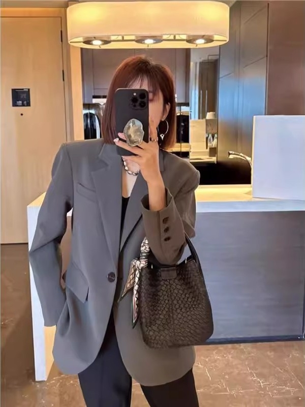 Női PU anyagú kosár-stílusú táska, városi minimalist stílus, poliészter belső, mágneses zárás, tavasz 2025