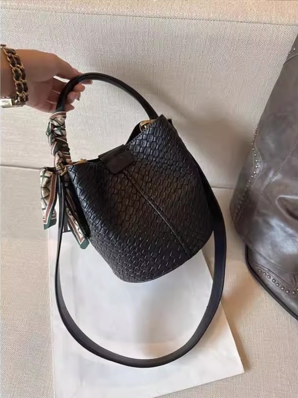 Női PU anyagú kosár-stílusú táska, városi minimalist stílus, poliészter belső, mágneses zárás, tavasz 2025