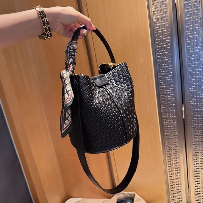 Női PU anyagú kosár-stílusú táska, városi minimalist stílus, poliészter belső, mágneses zárás, tavasz 2025