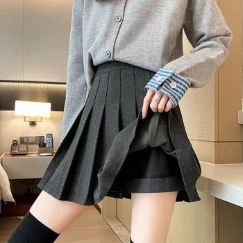 Fustă plisată din lână, evazată, mărime plus, talie înaltă, stil elegant; amestec lână-poliester 30–50%, elasticitate, potrivită pentru corpul în formă de pară