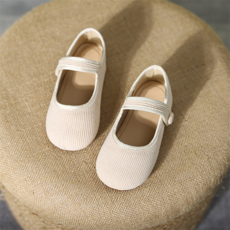 Pantofi fete cu Velcro, suprafața din material textil, branț din piele naturală, talpă din cauciuc, respirabili, impermeabili, antiderapante