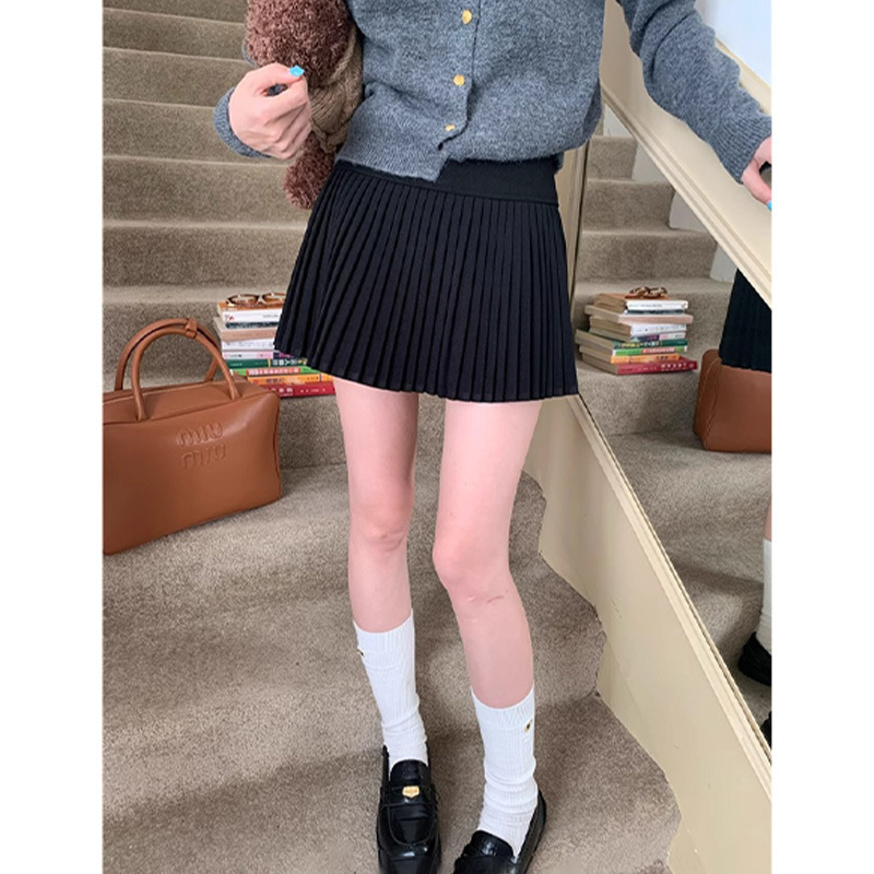 Fustă plisată scurtă, talie înaltă, croi A, țesătură din lână