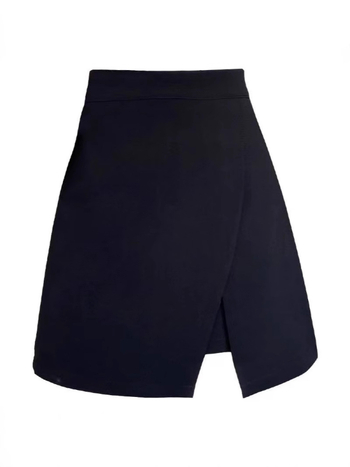 Fustă scurtă cu talie înaltă și croială neregulată, deschidere laterală; poliester cu spandex, micro-elastic