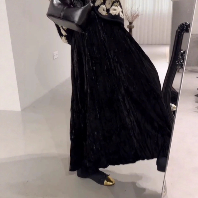 Fustă plisată în linie A, lungă, din poliester, conținut poliester 80-90%, Toamnă 2025.