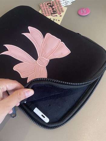 Geantă de depozitare pentru tabletă cu funda brodată | anti-furt, extensie, depozitare; material bumbac; căptușeală poliester