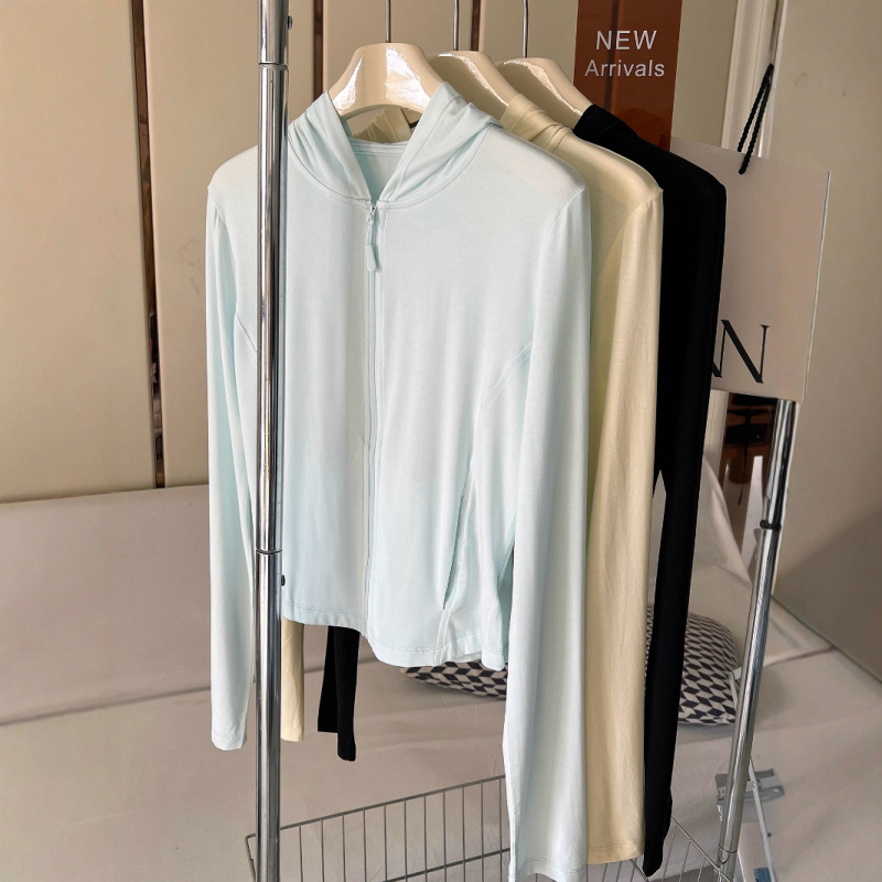 Top cu glugă de protecție solară pentru femei, material modal ușor și respirabil, mâneci lungi, fermoar, UPF 30+