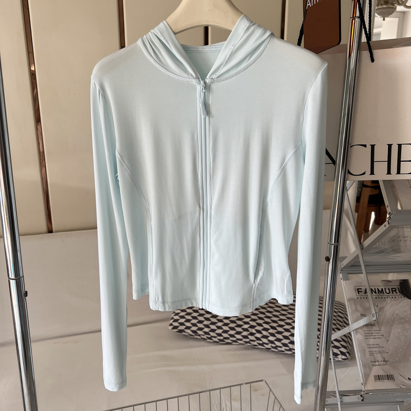 Top cu glugă de protecție solară pentru femei, material modal ușor și respirabil, mâneci lungi, fermoar, UPF 30+