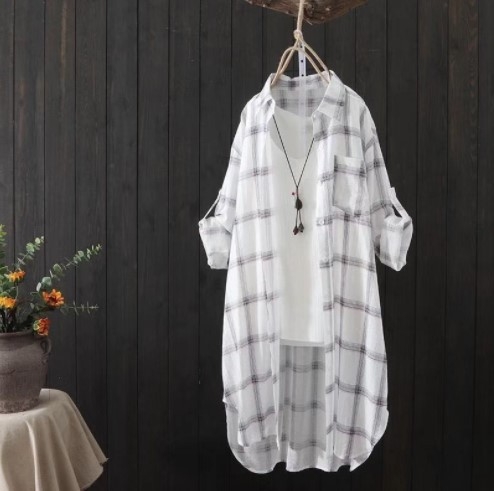 Jakna s kariranim uzorkom, srednje duljine, raglan rukavi, polo ovratnik, gumbi sprijeda