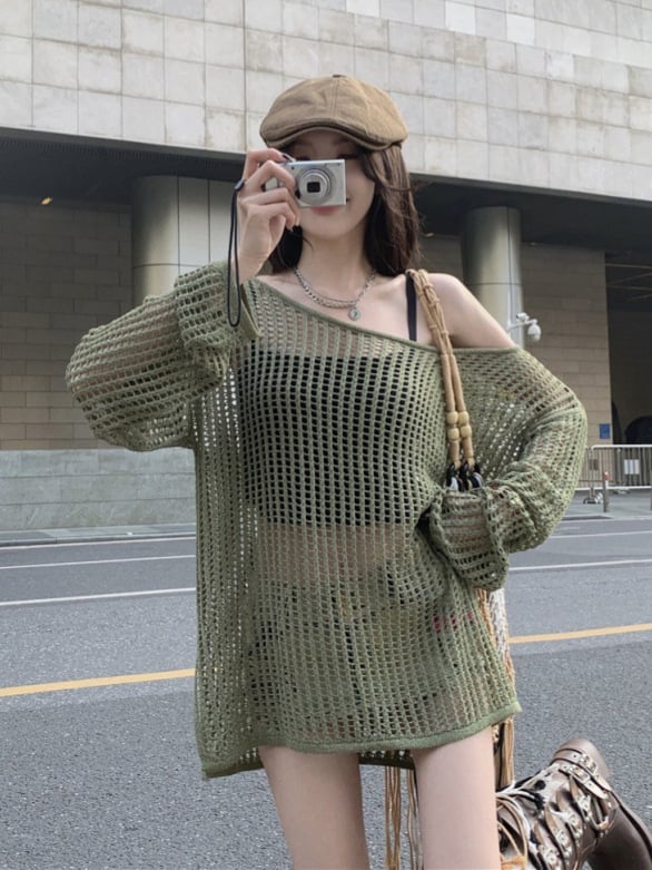 Плетен топ с изрязани детайли и открити рамене - свободен силует, средна дължина, UPF30+ защита от слънцето