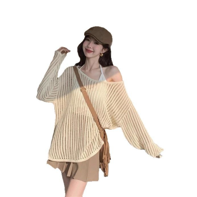 Плетен топ с изрязани детайли и открити рамене - свободен силует, средна дължина, UPF30+ защита от слънцето