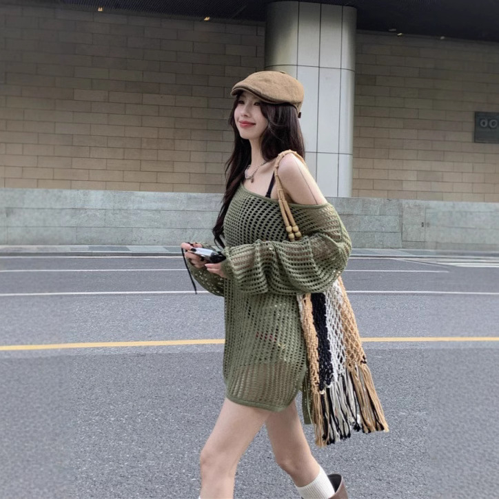 Плетен топ с изрязани детайли и открити рамене - свободен силует, средна дължина, UPF30+ защита от слънцето