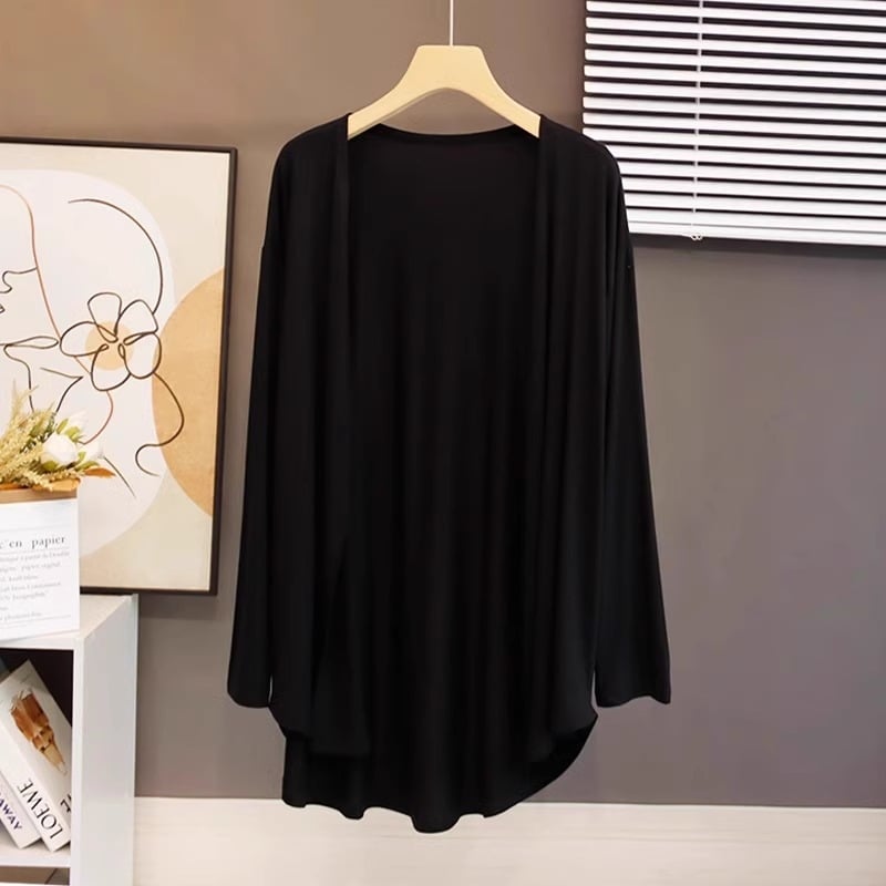 Свободен кардиган от полиестер с дълги ръкави, средна дължина, едноцветен.