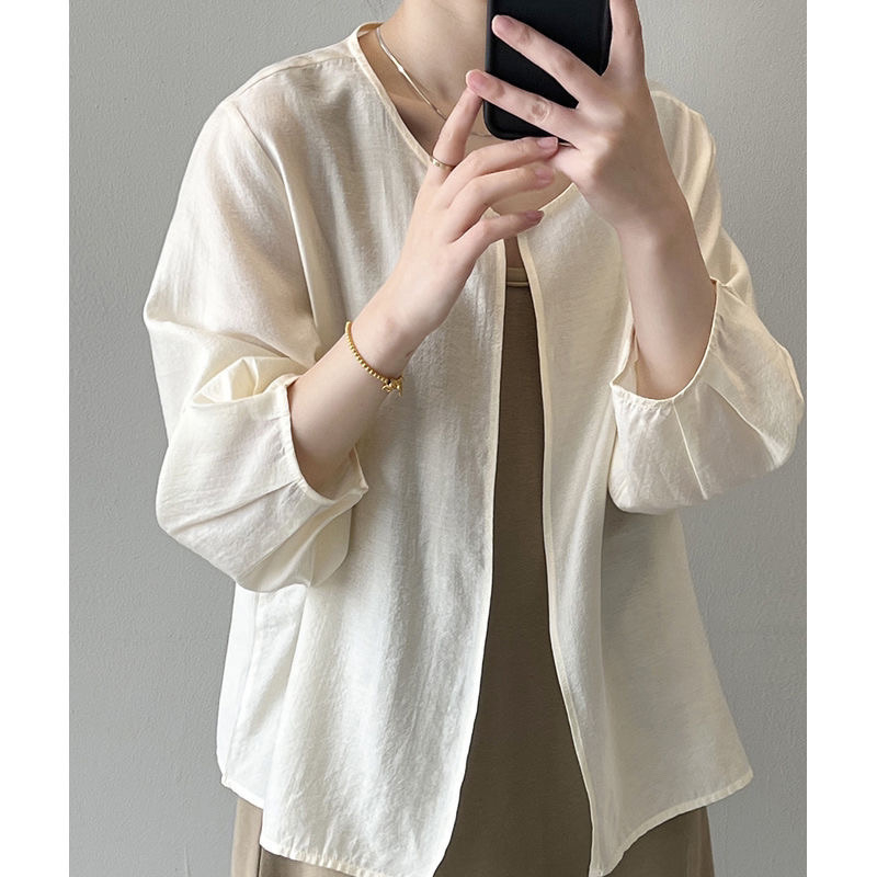 Полиестерен кардиган жакет, 3/4 ръкави, кръгло деколте, 70–80% полиестер, едно изделие, пролет-лято 2025