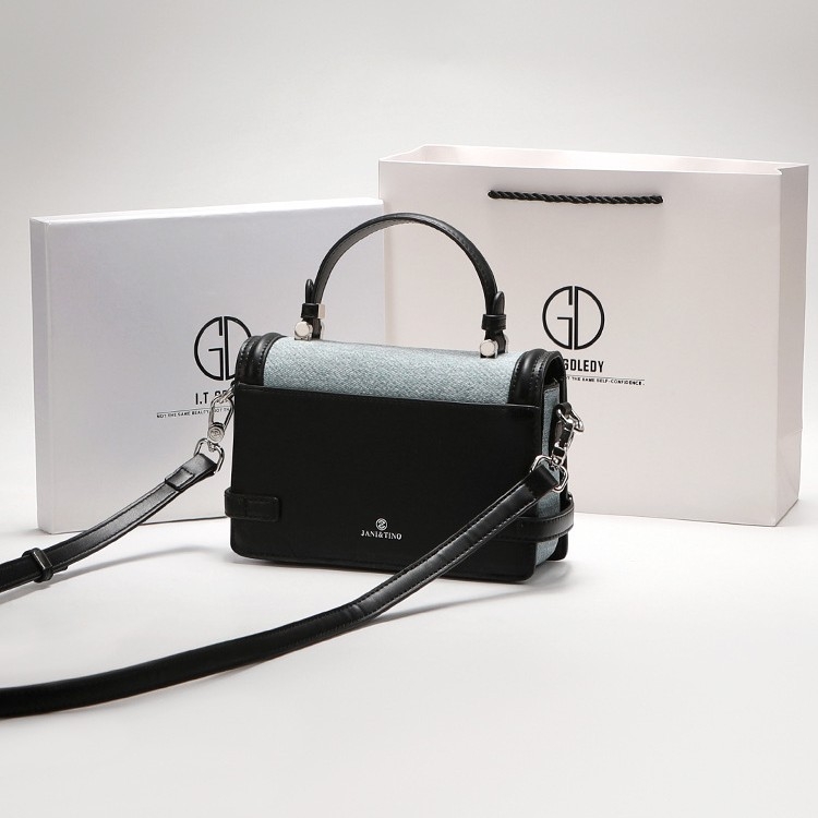 Crossbody torba s teškom vezom, PU materijal, kvadratnog oblika, unutarnja pretinica s laminiranim zatvaračem