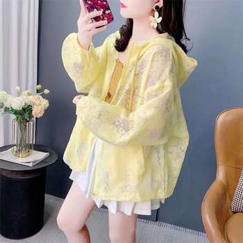 Дамско леко яке за защита от слънцето, свободна кройка, с качулка, дълги ръкави, флорална шарка, цип отпред, лято 2025