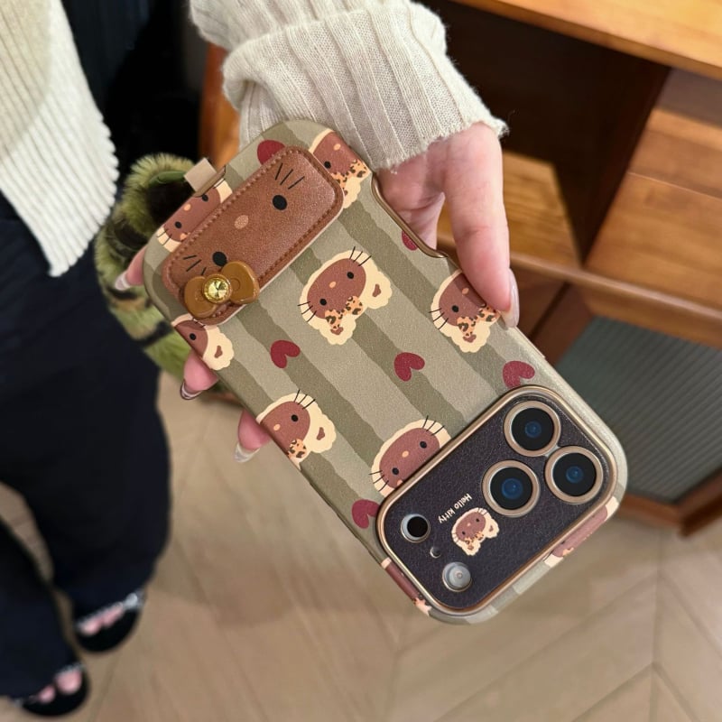 Kryt na iPhone 14 Pro / 14 Pro Max z kože s reliéfnou textúrou, mäkké plyšové šnúrky, proti pádu