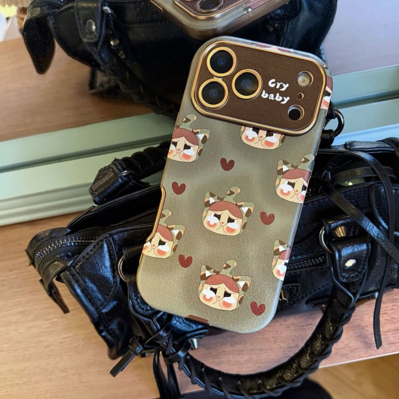 Kryt na iPhone 14 Pro / 14 Pro Max z kože s reliéfnou textúrou, mäkké plyšové šnúrky, proti pádu