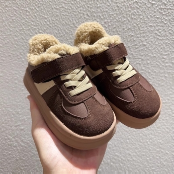 Dječje zimske sportske tenisice, gornji dio od suedea, protivklizna gumena potplat, fleece podstava, zatvaranje na Velcro, unisex