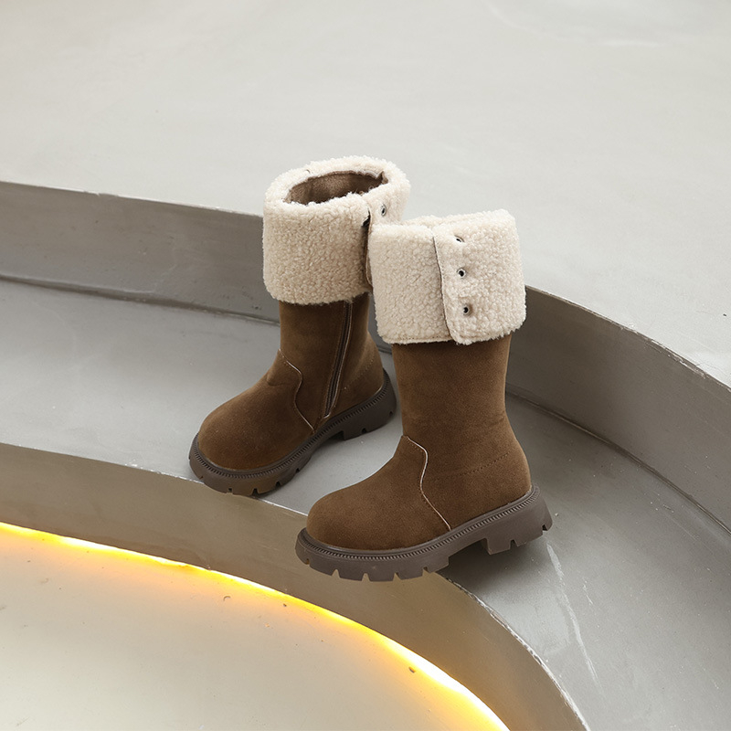 Kalle gyerekeknek bélelt fleece-lal, hosszú szárú csizma oldalsó cipzárral, felső része műbőr, TPR talp, vastított kivitel, téli 2025