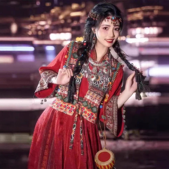Hanfu haljina, Miao inspirirana princeza s egzotičnim stilom za folklorne plesove, Chenille tkanina sa Spandexom; udio glavne tkanine ispod 30%; udio drugog sastojka 30–50%; proljeće 2025 izdanje
