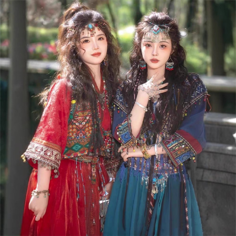 Hanfu haljina, Miao inspirirana princeza s egzotičnim stilom za folklorne plesove, Chenille tkanina sa Spandexom; udio glavne tkanine ispod 30%; udio drugog sastojka 30–50%; proljeće 2025 izdanje