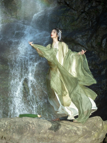 Set Hanfu unisex — stil Wei-Jin, guler încrucișat, țesătură plasă poliesterică, vară 2024