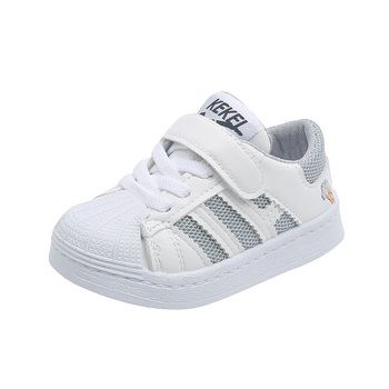 Gyerekeknek hálós felsőrészű mindennapi cipő Velcro-záródással, műanyag talppal, lélegző, 1–3 és 4–6 éveseknek (felsőrész hálós; talp műanyag; Velcro-zár; légáteresztő; kor 1–3 és 4–6 év)