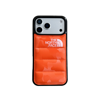 Carcasă pentru telefon cu 3D camuflaj și înveliș din piele umplut cu bumbac, în stil geacă de iarnă; Piele naturală, protecție la șocuri, rezistență la uzură, personalizabilă; compatibilă cu iPhone 15 Pro Max și iPhone 17 Pro Max