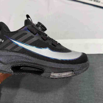 Pantofi sport pentru copii - partea superioară din plasă, model cu dungi, talpă din cauciuc + EVA, închidere cu cataramă rotativă, unisex, pentru vârste 7–16 ani