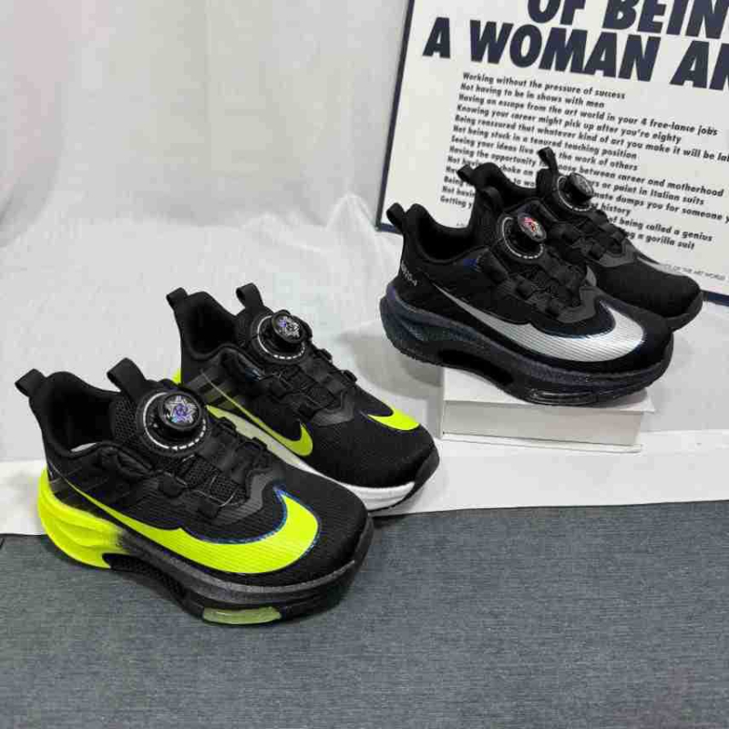 Pantofi sport pentru copii - partea superioară din plasă, model cu dungi, talpă din cauciuc + EVA, închidere cu cataramă rotativă, unisex, pentru vârste 7–16 ani